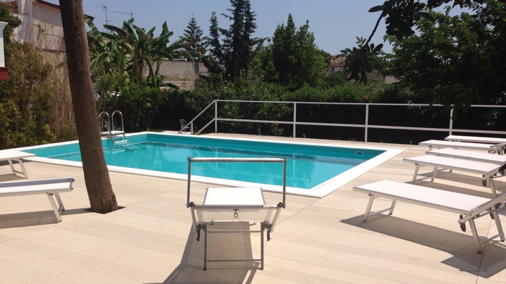 piscina a skimmer