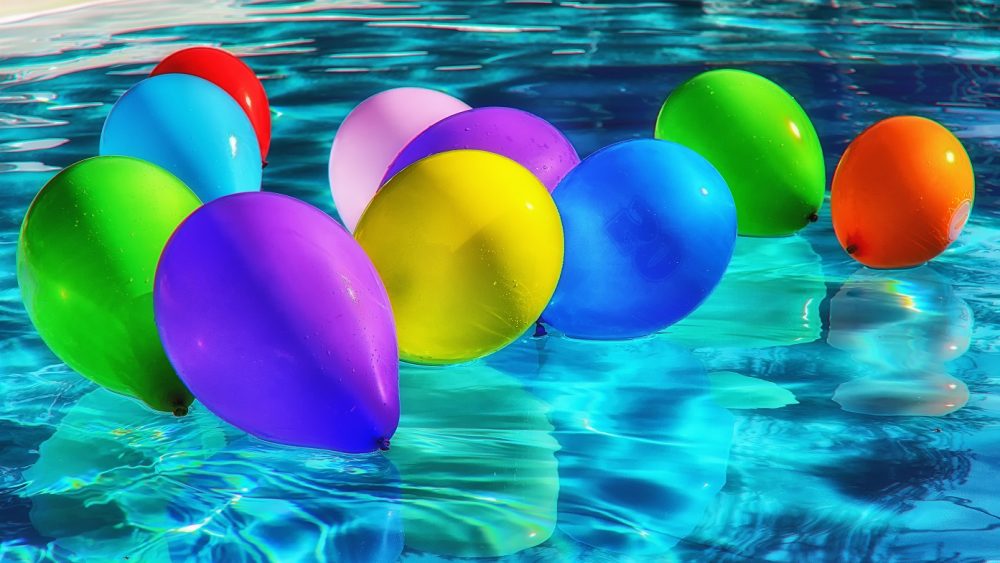palloncini in acqua per party in piscina
