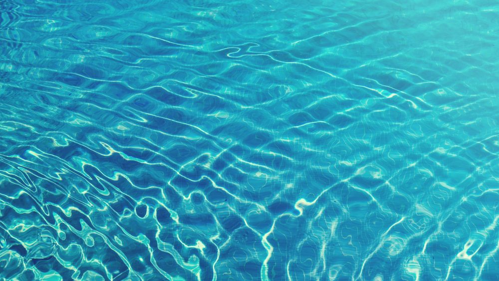 acqua limpida piscina