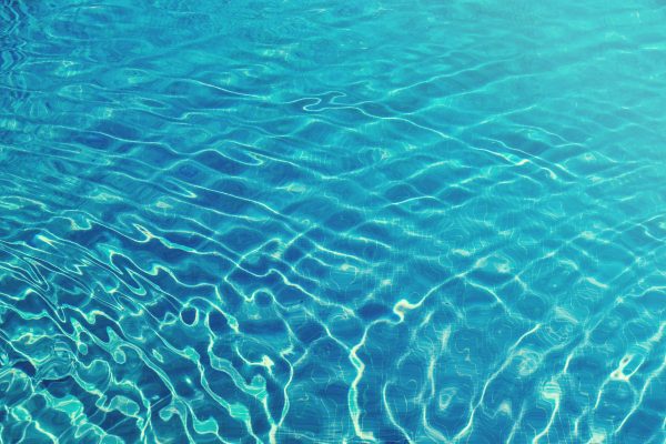 acqua limpida piscina