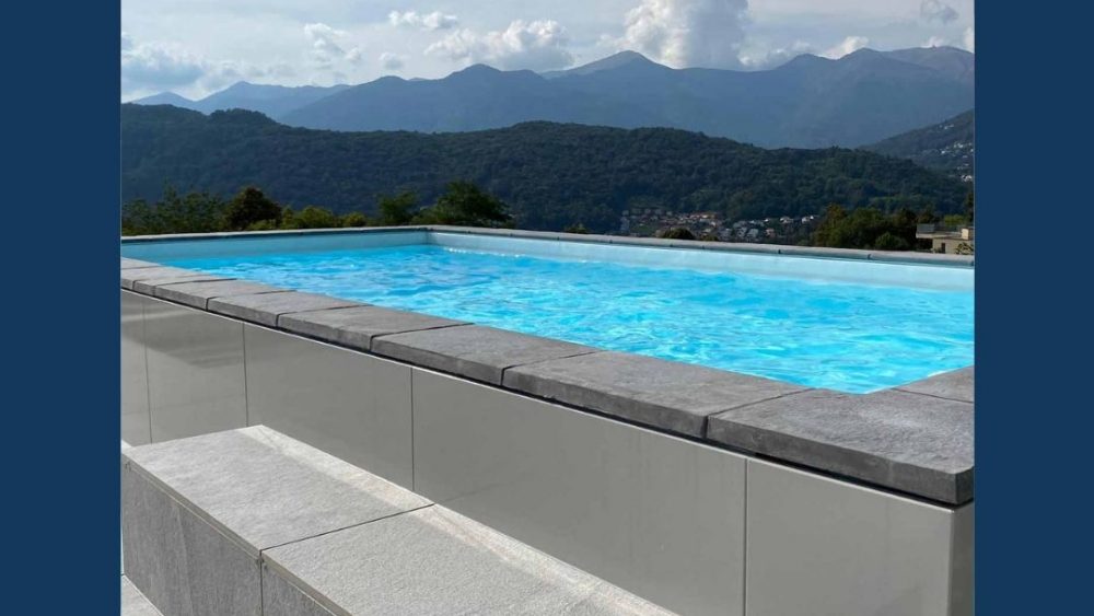 Foto di una piscina che si adatta
